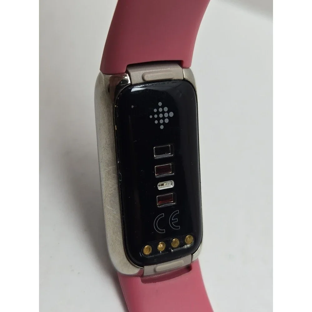 Fitbit Luxe Fitness Tracker FB422 Heart Rate Sleep Waterproof Bluetooth - Read